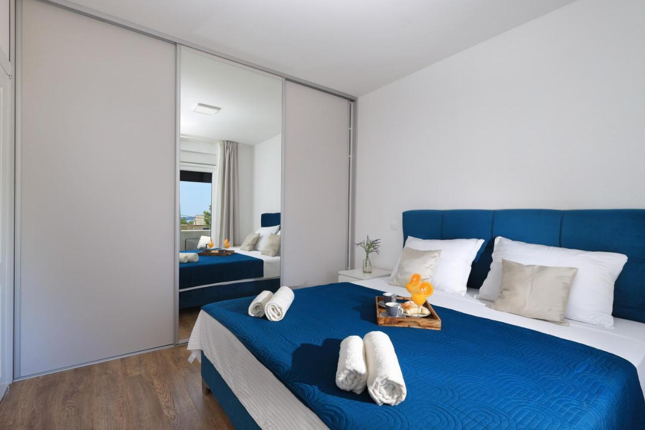 Bonaca Apartments With Terrace And Private Parking Kaštela Buitenkant foto