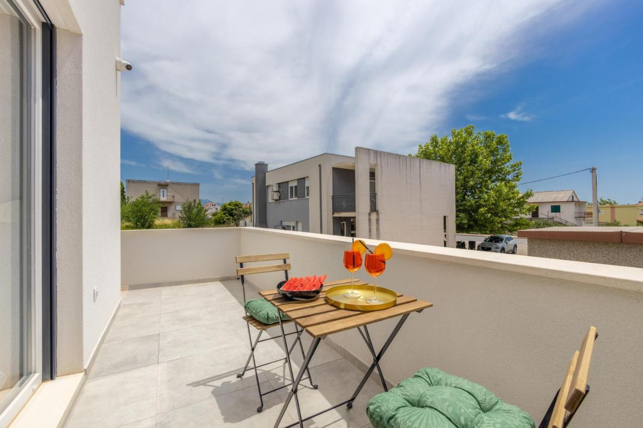 Bonaca Apartments With Terrace And Private Parking Kaštela Buitenkant foto